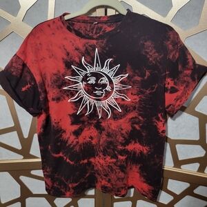 NWOT UNKNOWN BRAND Red & Black Tiedye Sun Moon Graphic T-shirt